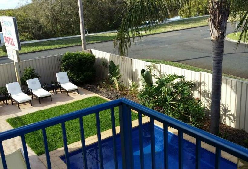 Семейный Номер, Harrington Village Motel
