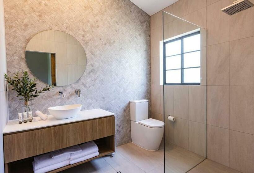 标准间, Camden Valley Inn