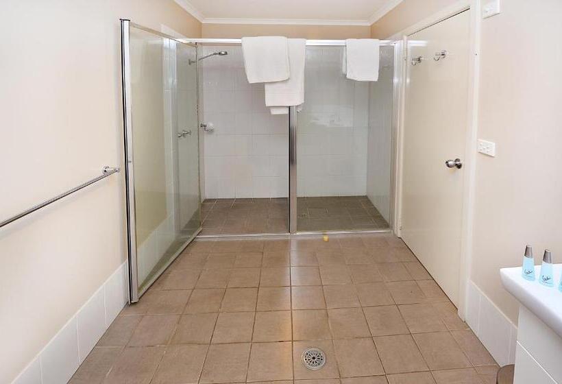 Номер Deluxe, Mackellar Motel