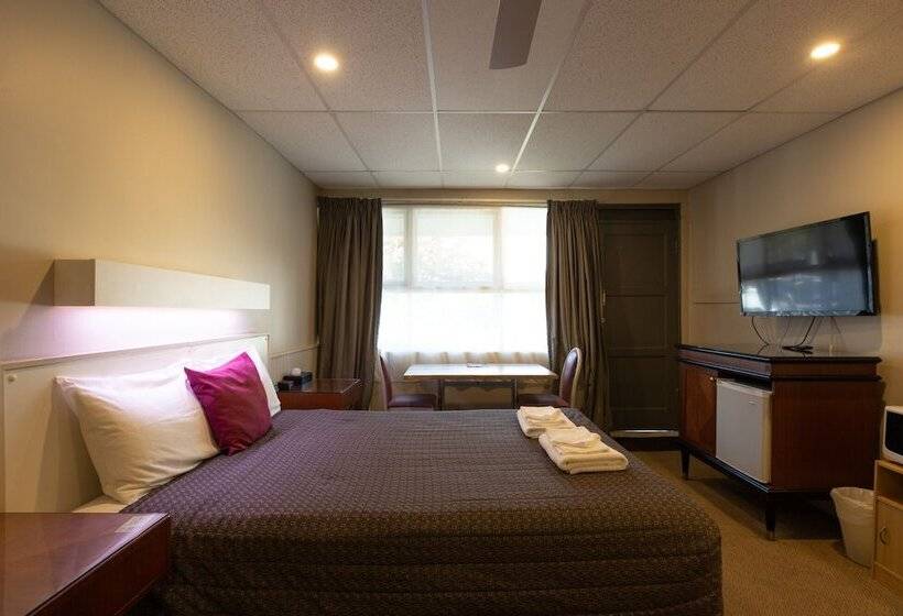 패밀리 룸, Mittagong Motel