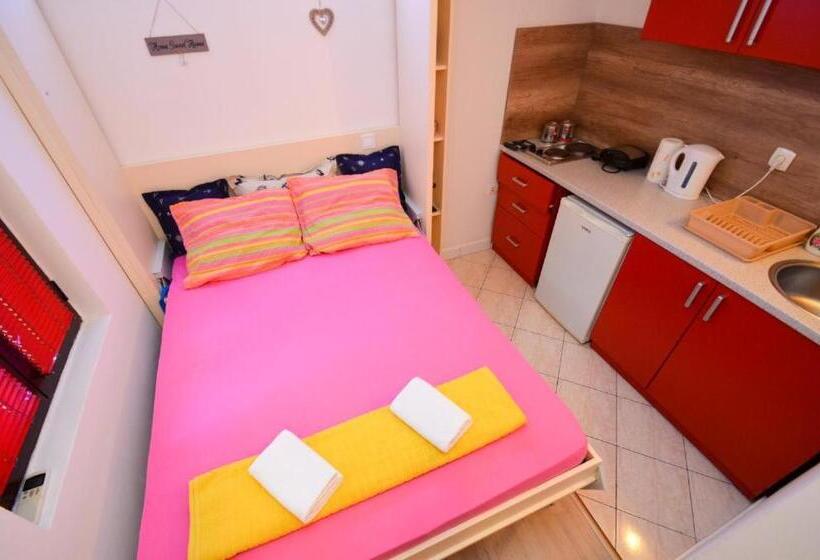 استودیوی استاندارد, Majka 2 Apartments