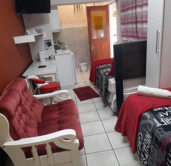 Номер Стандарт Трехместный, Charis Guesthouse