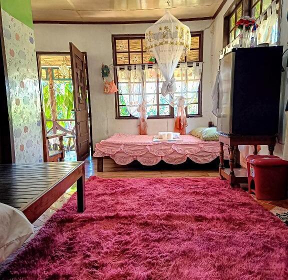 Семейный Номер, A. Zaragosa Lodging House