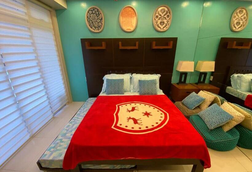 스탠다드 스튜디오 (전망), Pico De Loro Room Jacana A Bldg