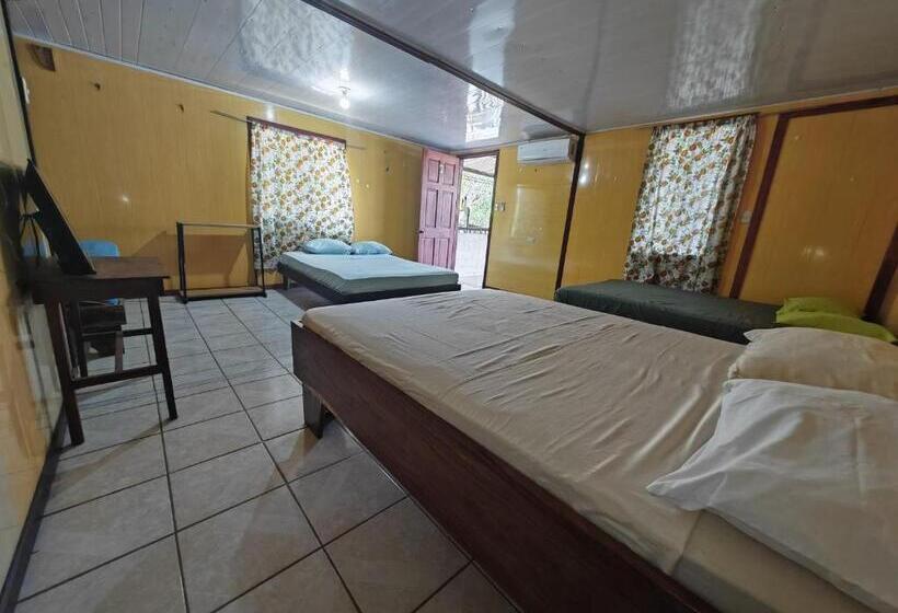 Кровать в Общей Комнате, Hostel Y Cabinas Yilmer