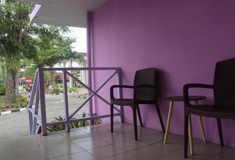 Трехместный Номер Superior, Bunga Raya Resort Parit Buntar