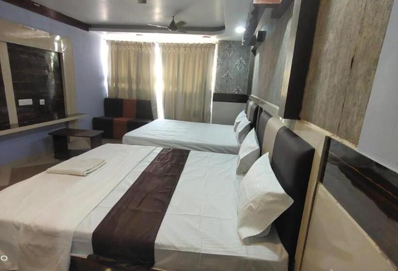 اتاق سوپریور چهار تخته, Tara Lodge Grand Road Puri   Near Jagannath Temple   Best Location