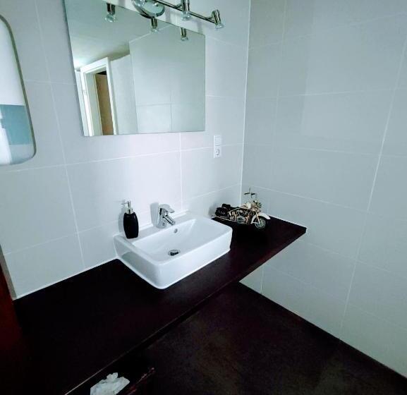Номер Стандарт Индивидуальный, Room In Guest Room   Single Room With Shared Bathroom And Kitchen In Forbach