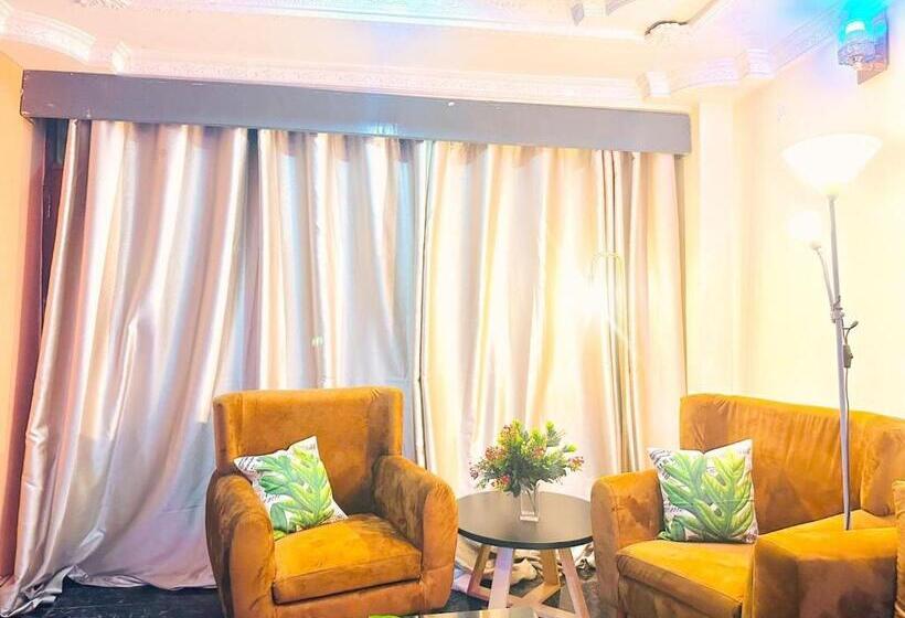 اتاق استاندارد با بالکن, The Central Heartbeat Haven Intercity