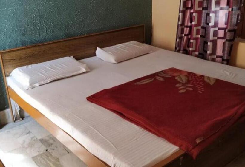 غرفة ديلوكس, Gayatri Guest House Haridwar Near Railway Station   Ganga Ghat   Best Hotel In Haridwar