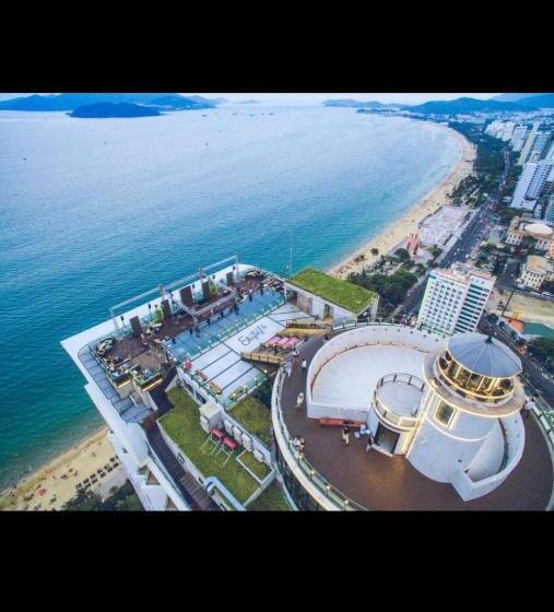 آپارتمان 1 خوابه با چشم‌انداز دریا, The Apartment Has Full Sea View
