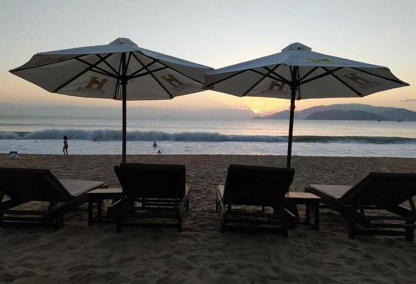 آپارتمان 1 خوابه با چشم‌انداز دریا, The Apartment Has Full Sea View