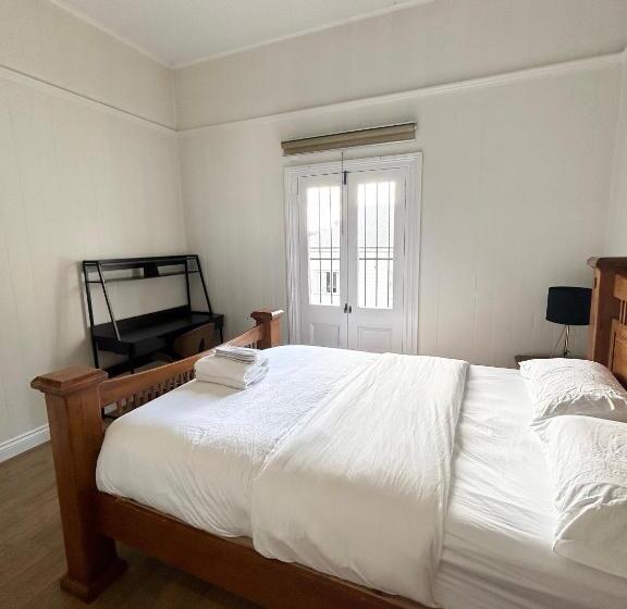 اتاق خانوادگی با سرویس بهداشتی مشترک, 26 Gladstone Rd Highgate Hill