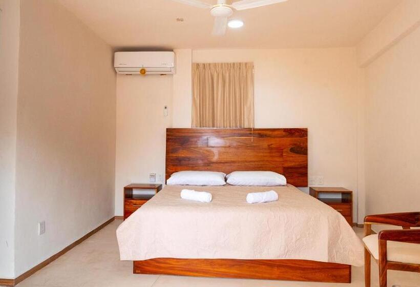 带阳台套房, Casa Victoria Puerto Escondido Beach