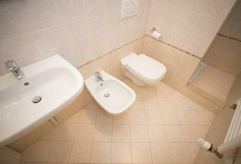 اتاق استاندارد سه نفره, Camere Girasole