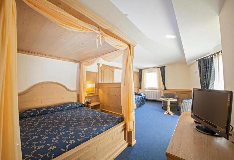 سوییت جونیور با بالکن, Family Hotel Andes   Only For Family