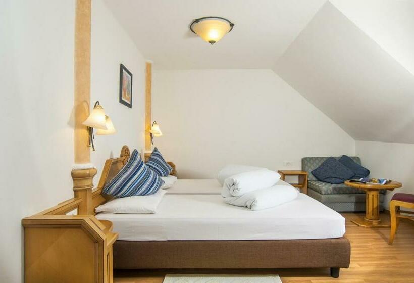 Номер Стандарт, Albergo Al Cervo   Gasthof Zum Hirschen