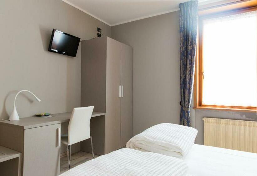 スタンダードトリプルルーム, Albergo Montenegro