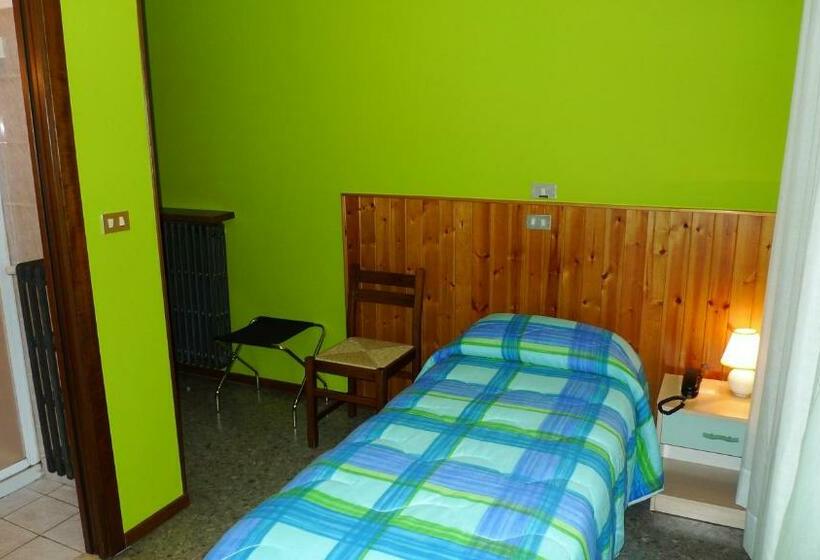 اتاق استاندارد سه نفره, Albergo Simonati