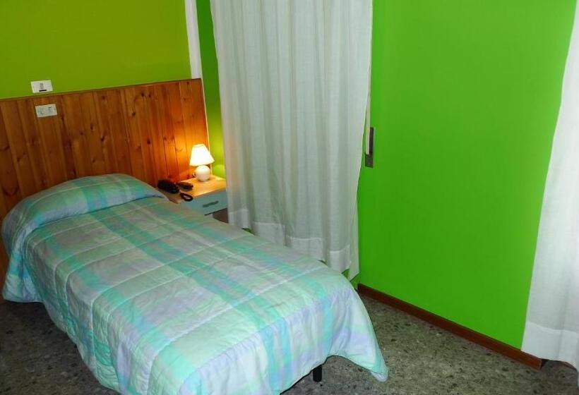 اتاق استاندارد یک نفره, Albergo Simonati