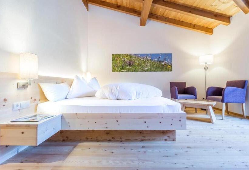 Номер Стандарт с Балконом, Tonzhaus
