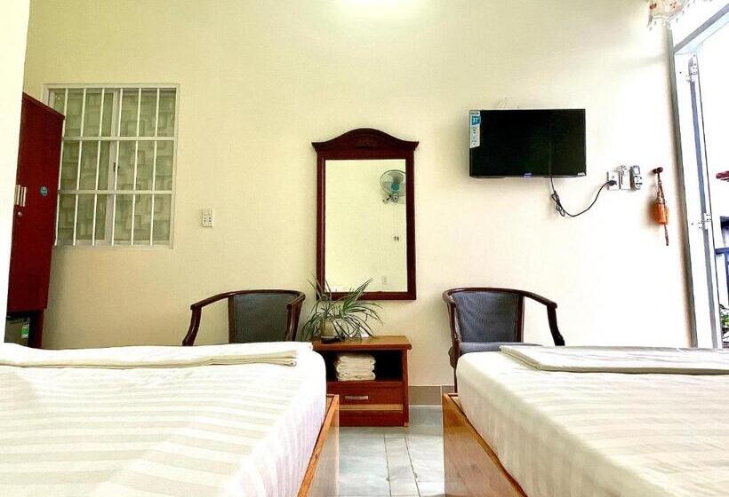 اتاق استاندارد سه نفره, Khách Sạn Hằng Trang