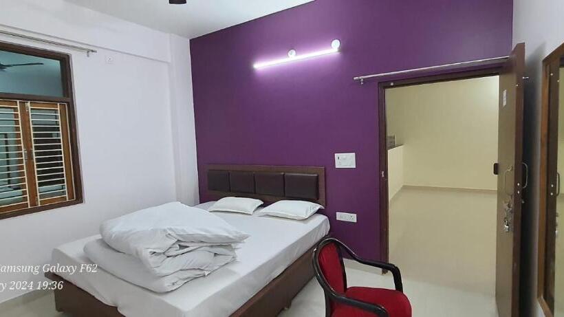 غرفة قياسية, Privy Resort