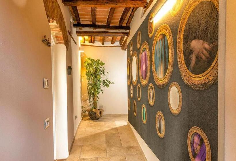 キングサイズベッドのスタンダードルーム, Palazzo Falcinelli Luxury Room In Montepulciano Center With Elevator