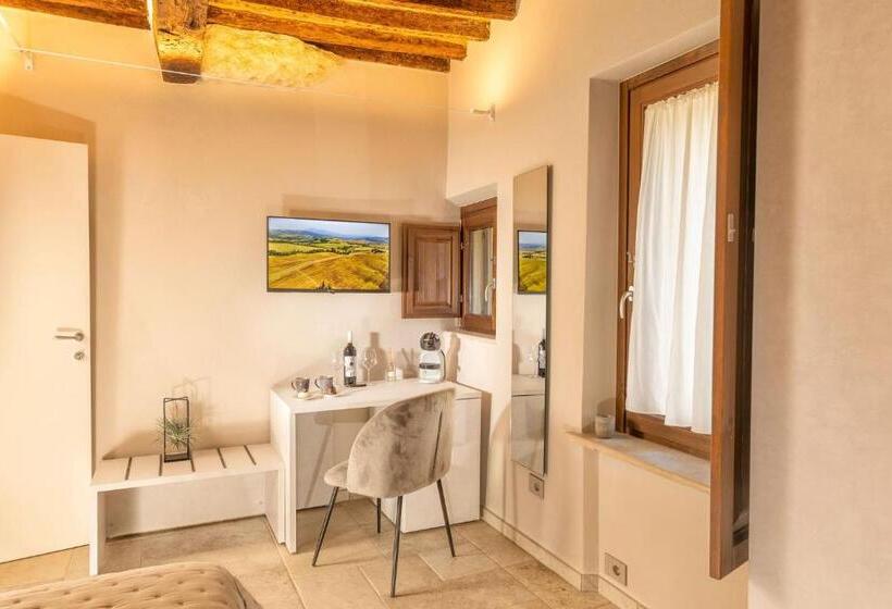 キングサイズベッドのスタンダードルーム, Palazzo Falcinelli Luxury Room In Montepulciano Center With Elevator