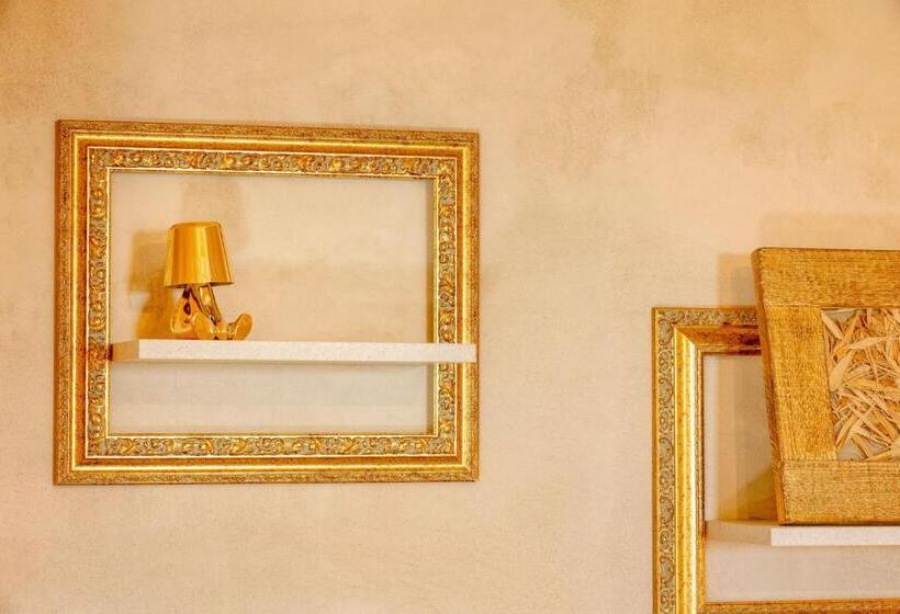 キングサイズベッドのデラックスルーム, Palazzo Falcinelli Luxury Room In Montepulciano Center With Elevator