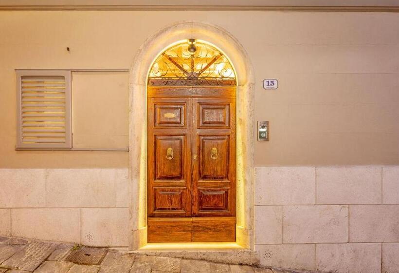 景色の見えるトリプルスタンダードルーム, Palazzo Falcinelli Luxury Room In Montepulciano Center With Elevator