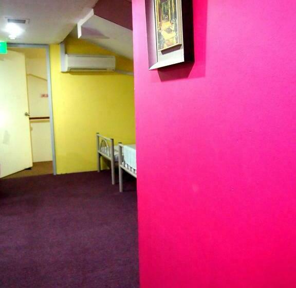 تختخواب در اتاق مشترک, Snooze Inn @ Dunlop Street