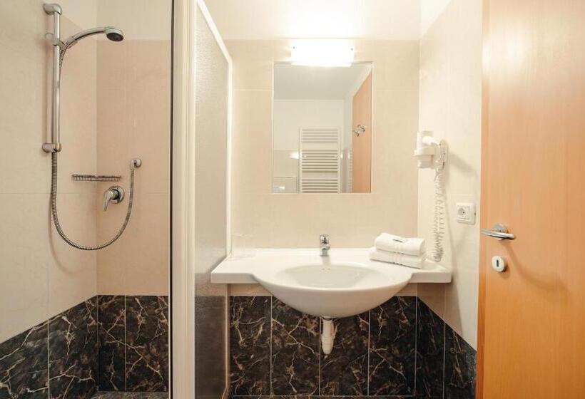 Номер Стандарт с Балконом, Ludwigshof & Luvina