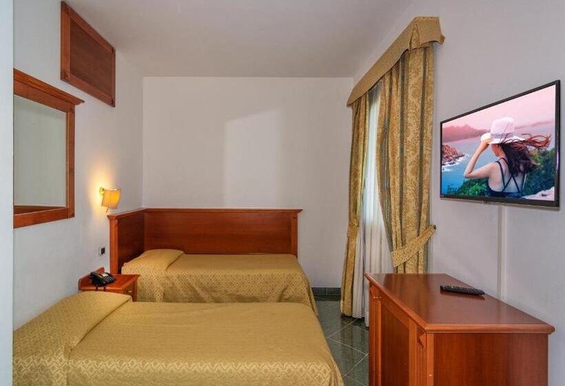 4인용 수피리어 룸, Residence Villa Marzia