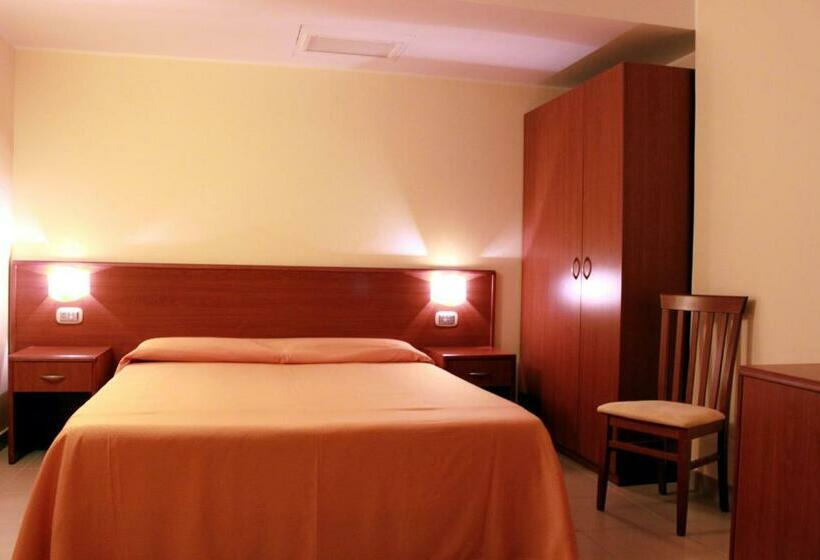 غرفة قياسية, Sette E Mezzo