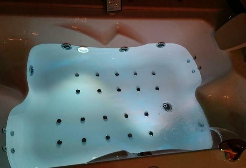 جناح, Sette E Mezzo