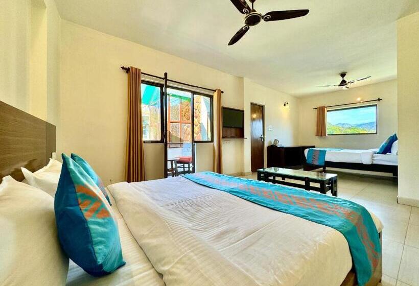 디럭스 패밀리 룸, Shelton Blu Resort Jim Corbett