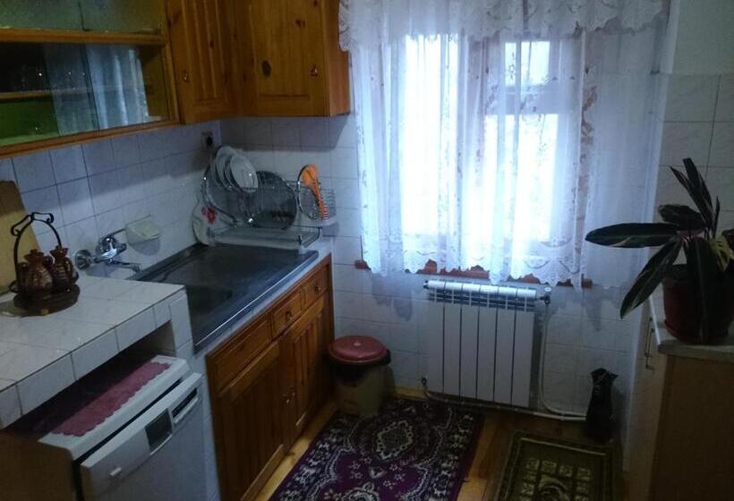 Трехместный Номер Стандарт с Балконом, Guest House Rosenovi