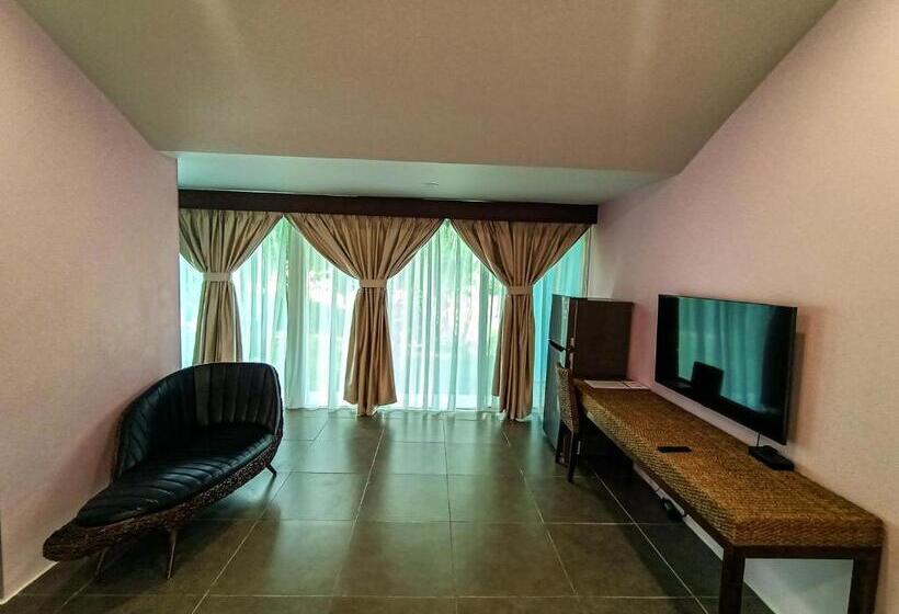 Номер Deluxe, Artitaya Borneo Golf Resort