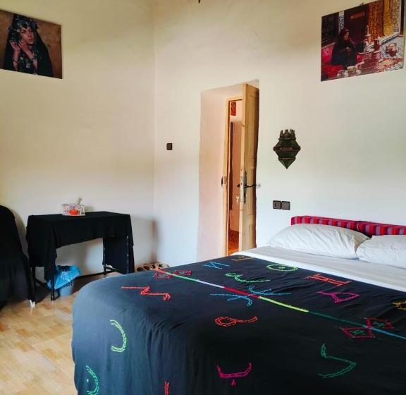 اتاق استاندارد با سرویس بهداشتی مشترک, Le Retour Au Calme Maison D Hôtes