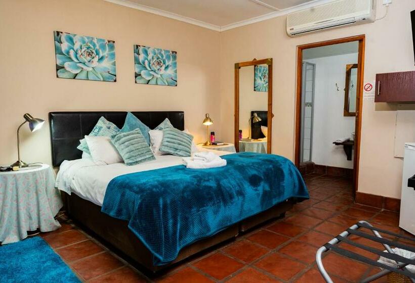 Семейный Номер, Riverbank Lodge