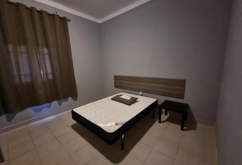 バス共有のスタンダードルーム, Hostel Da Estação