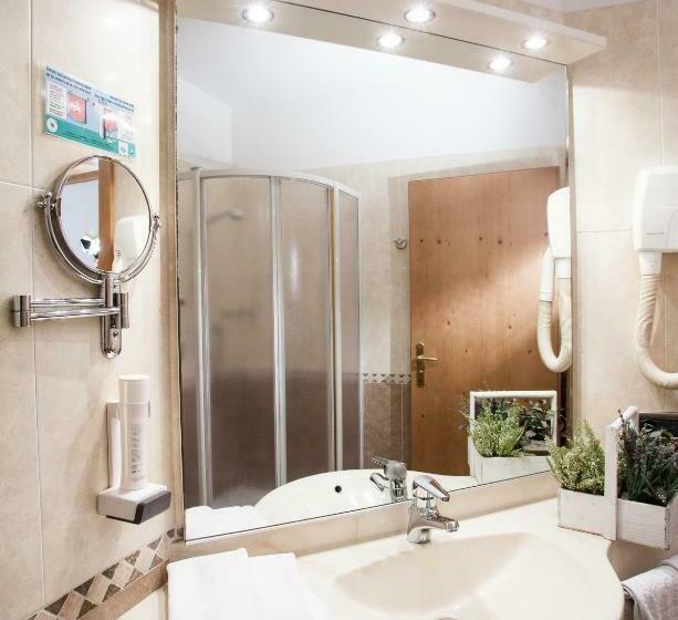 Трехместный Номер Стандарт с Балконом, Comfort Erica Dolomiti Val D Adige