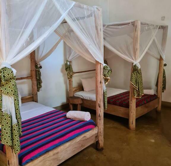 חדר משפחתי, Honey Badger Lodge