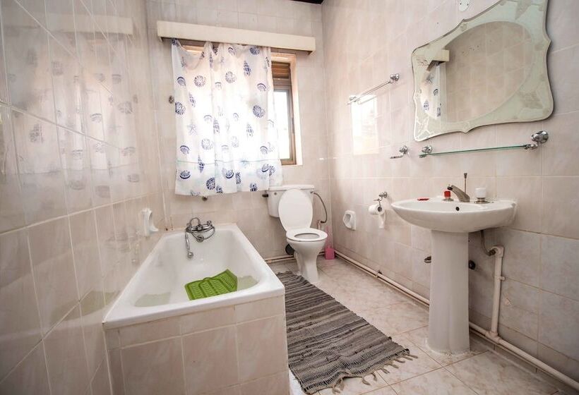 Standard Room, Ntinda Close Motel