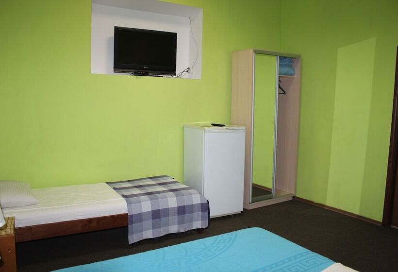 اتاق خانوادگی, Mini Hotel Ocean