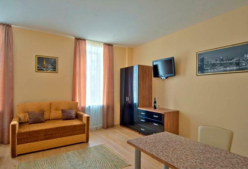 استودیوی استاندارد, Sunday Apart
