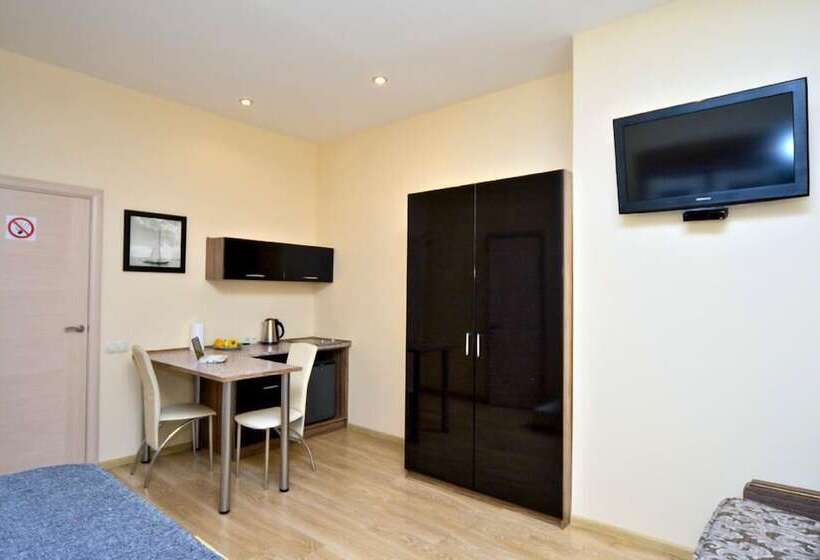 استودیوی استاندارد, Sunday Apart