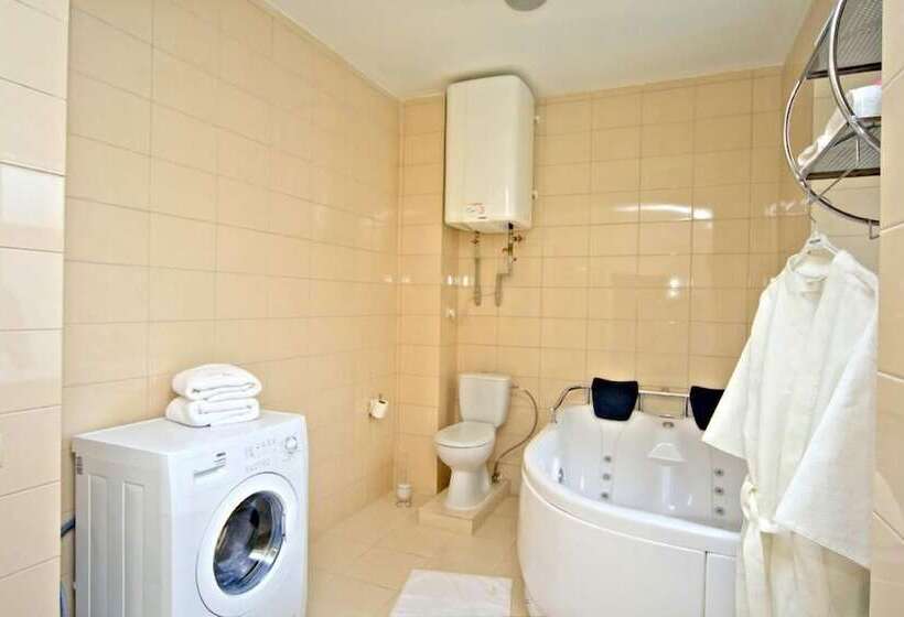 استودیوی استاندارد, Sunday Apart