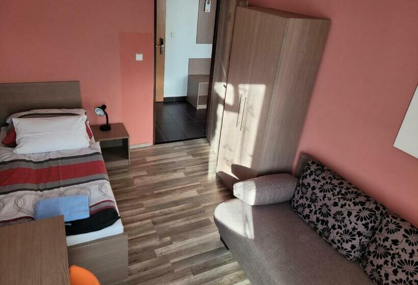 Family Suite, Gól Prostějov